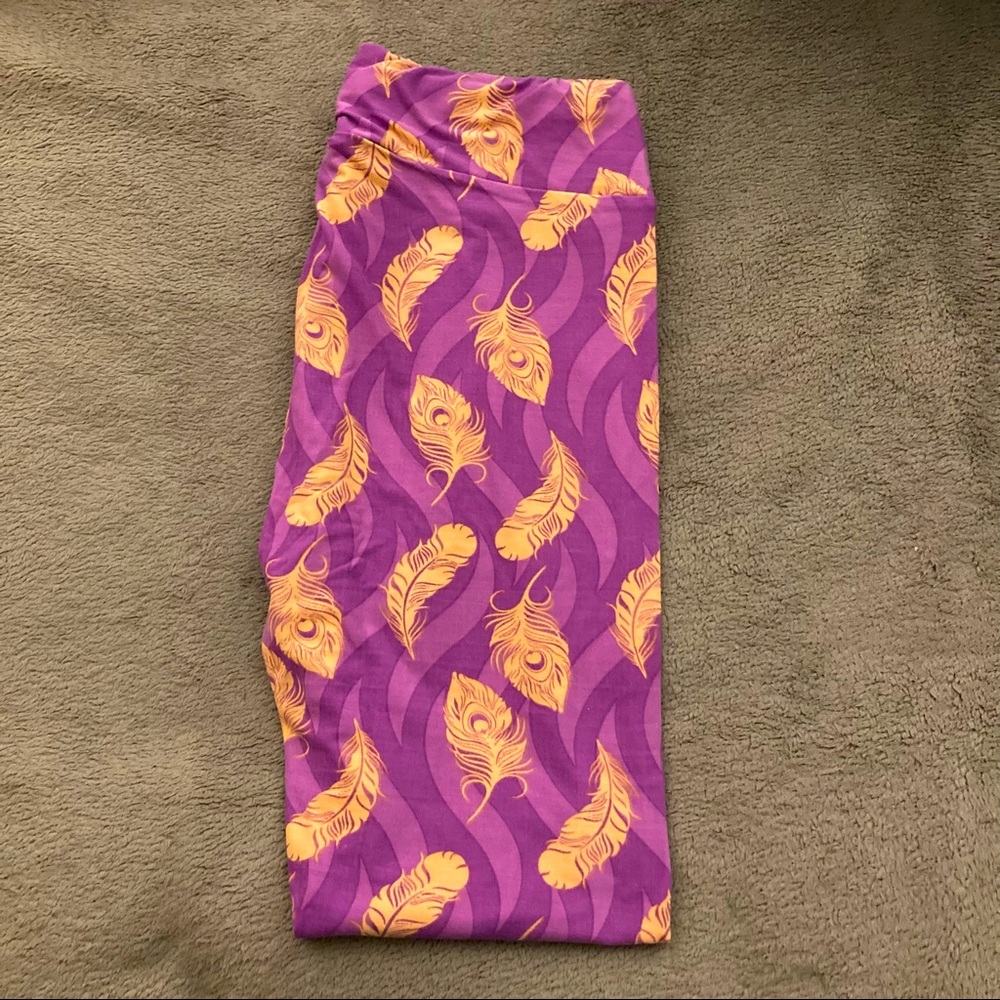 🎁🎁  $    for  $    🎁🎁 NWOT LuLaRoe Purple/Pink/Tan Feather Leggings